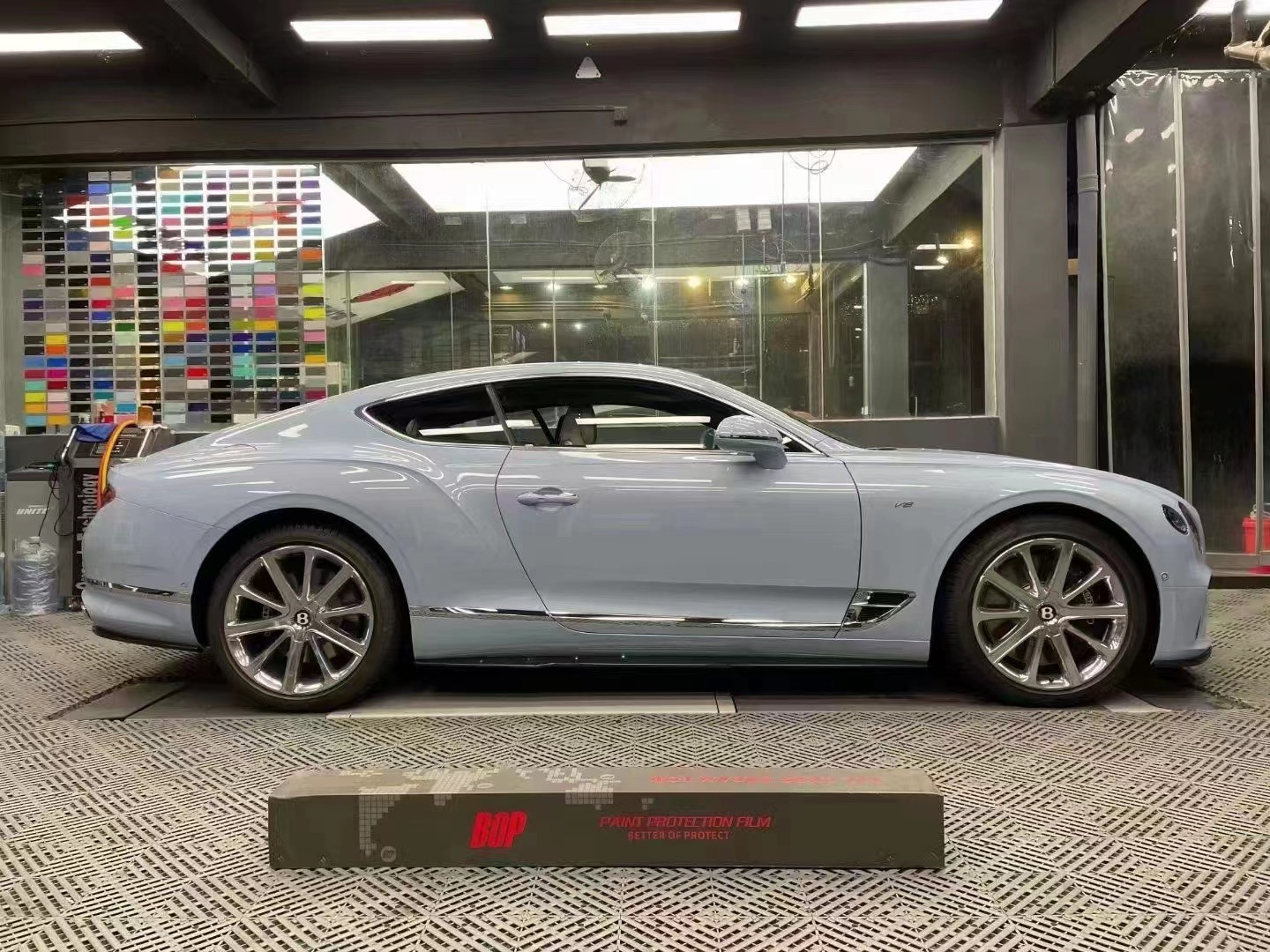 Sell Like Hot Cakes Continental GT Carbon Fiber Body Kit Continental GT Upgrade W12 Limited Edition Front Shovel Rear Diffuser