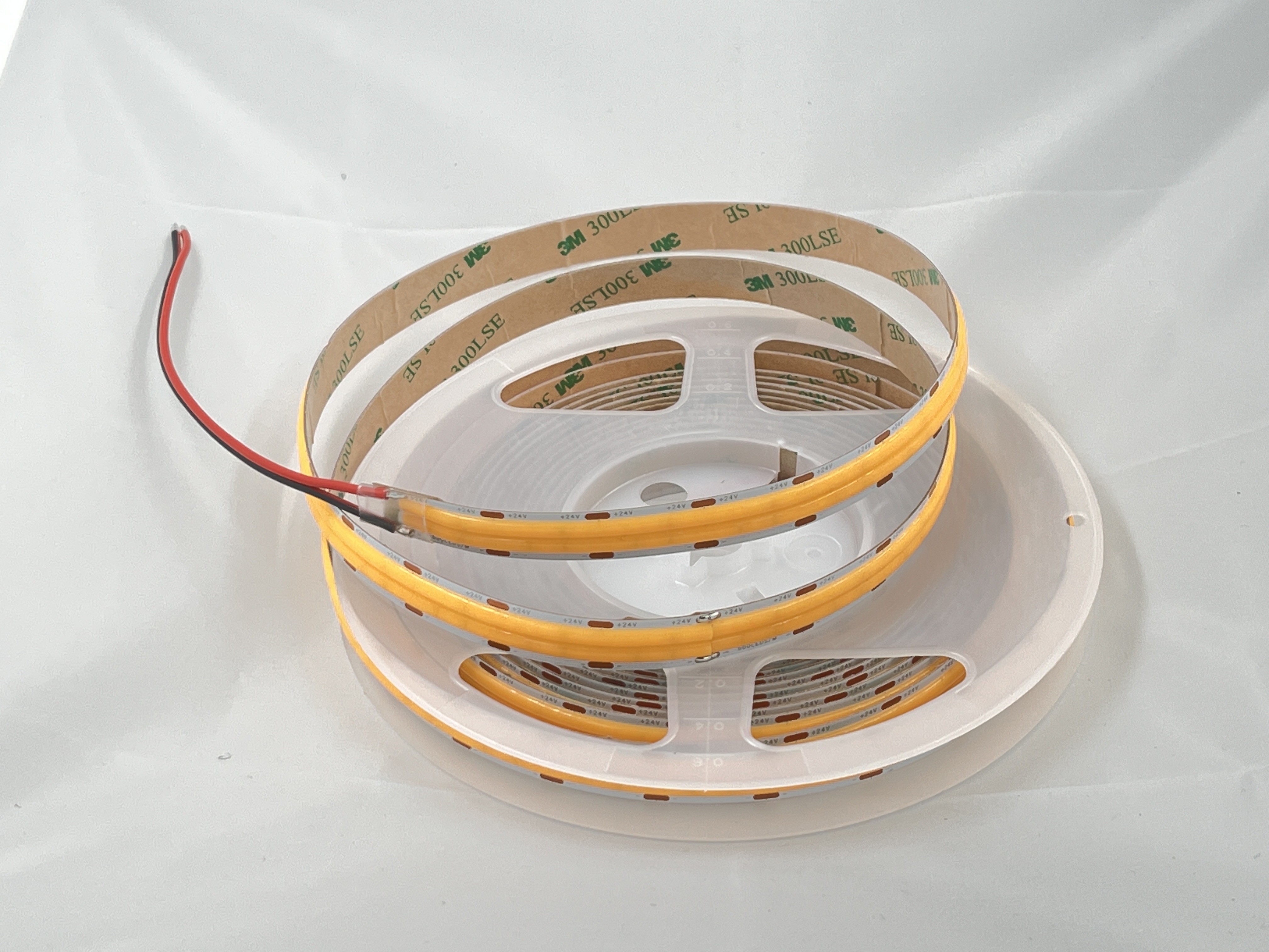 608 Leds CCT COB LED Strip 10mm Wide 14w/M R90 120 Degree Beam Angle DC 12V