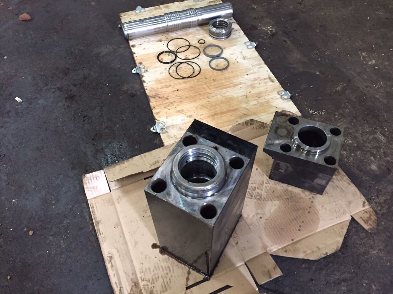 Hydraulic 68mm Excavator Breaker Parts Rock Hammer