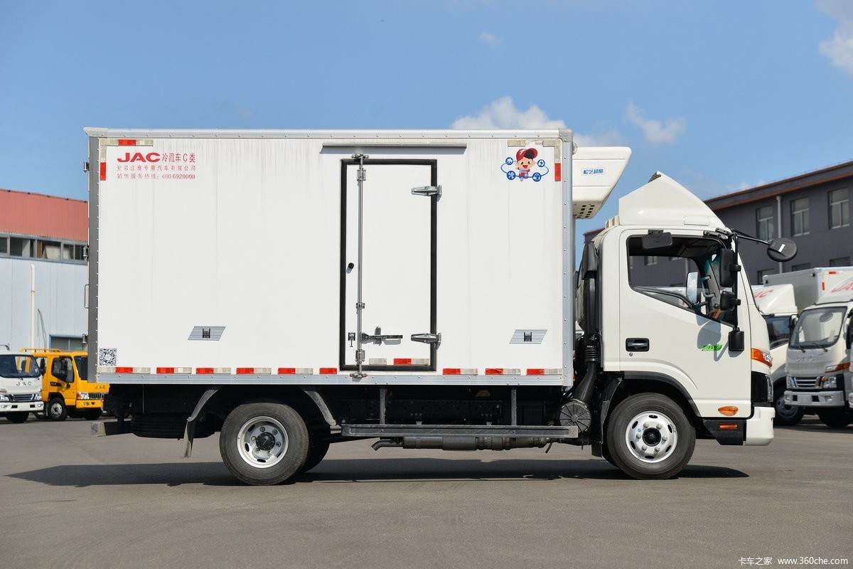 JAC 4x2 Refrigerator Box Truck Light Duty 5 Tons Freezer Van Truck