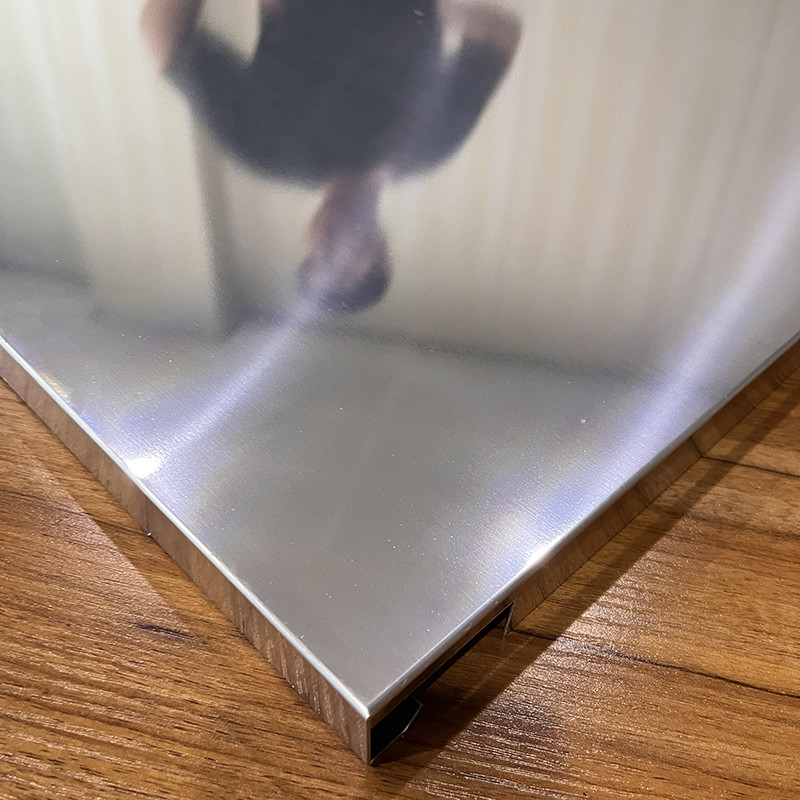 600x600mm Aluminum Metal Ceiling Non Perforation Aodnized Half Mirror Aluminum Hook On Panel