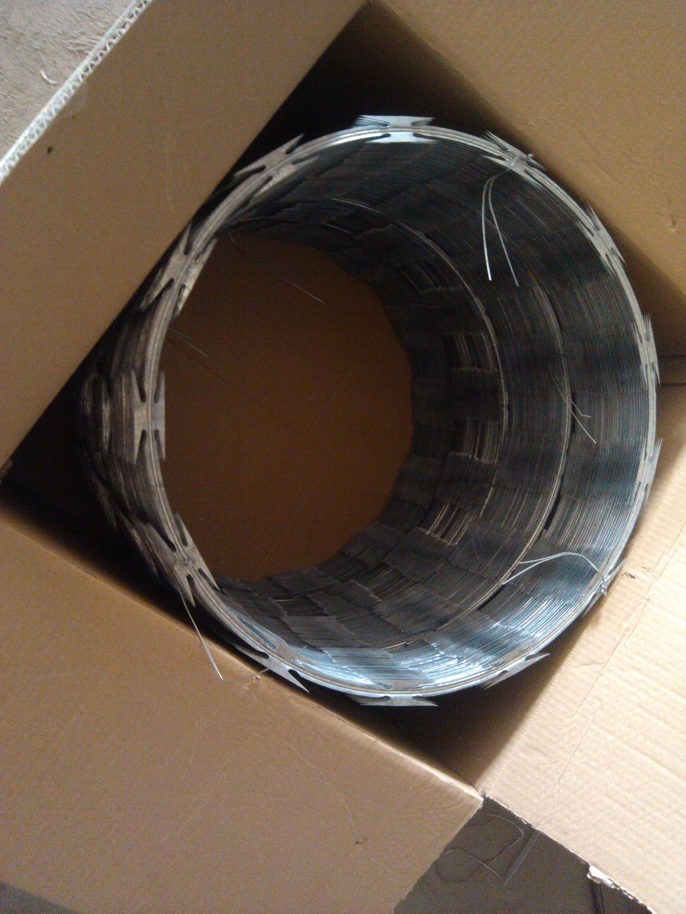 BTO 22 Concertina Razor Barbed Wire 450MM Coil PVC Coating