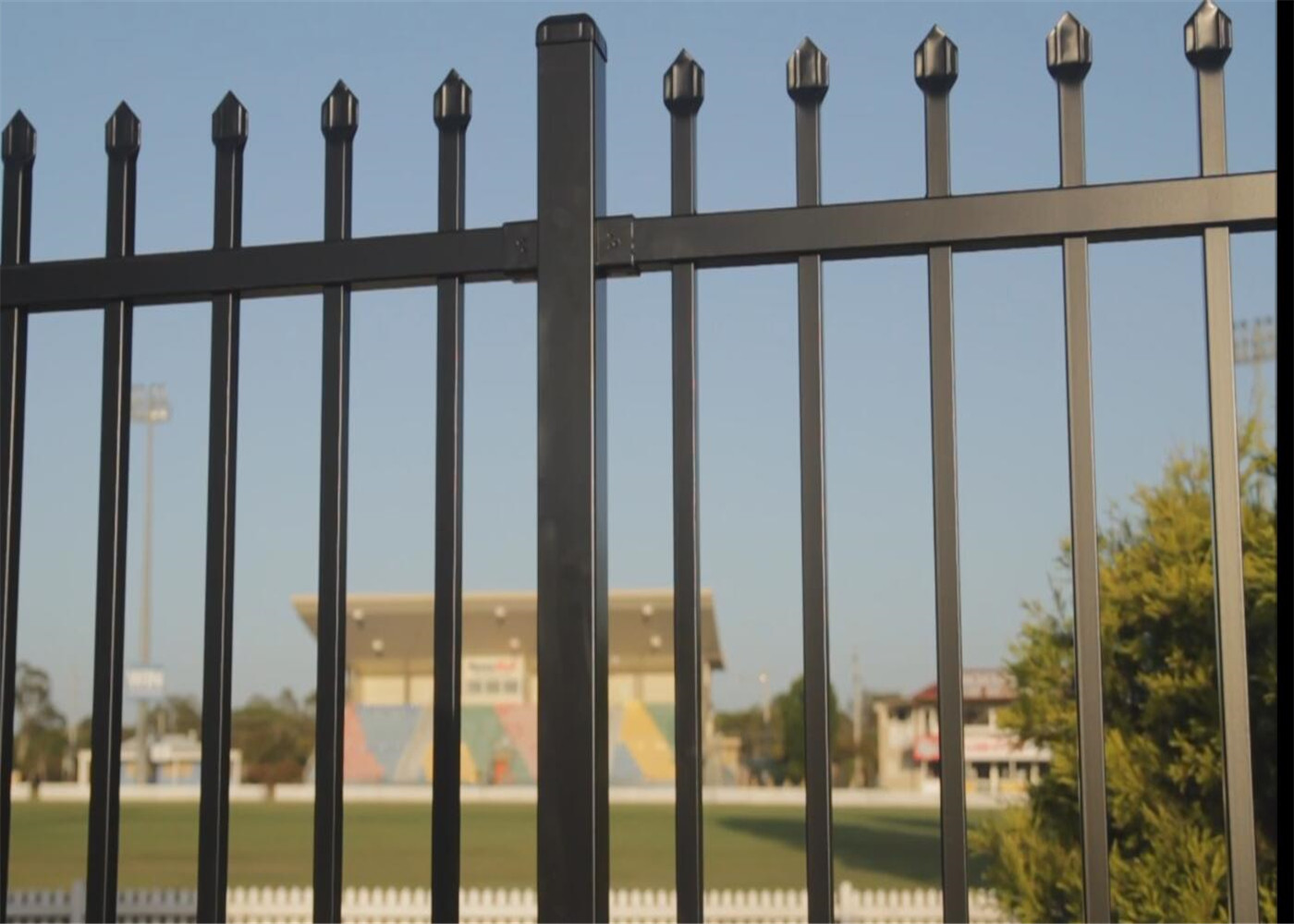 Blue Powder Coated 1.8mx2.4m Crimped Spear Garrison Fencing Panels tubular Steel Fence Customized Service