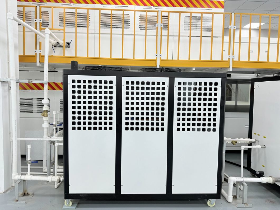 Factory in China Industrial One Step Install Roll Flute Paper Thermal Film Sheet Hot Press Dry Solar Module Production Line Laminating Machine