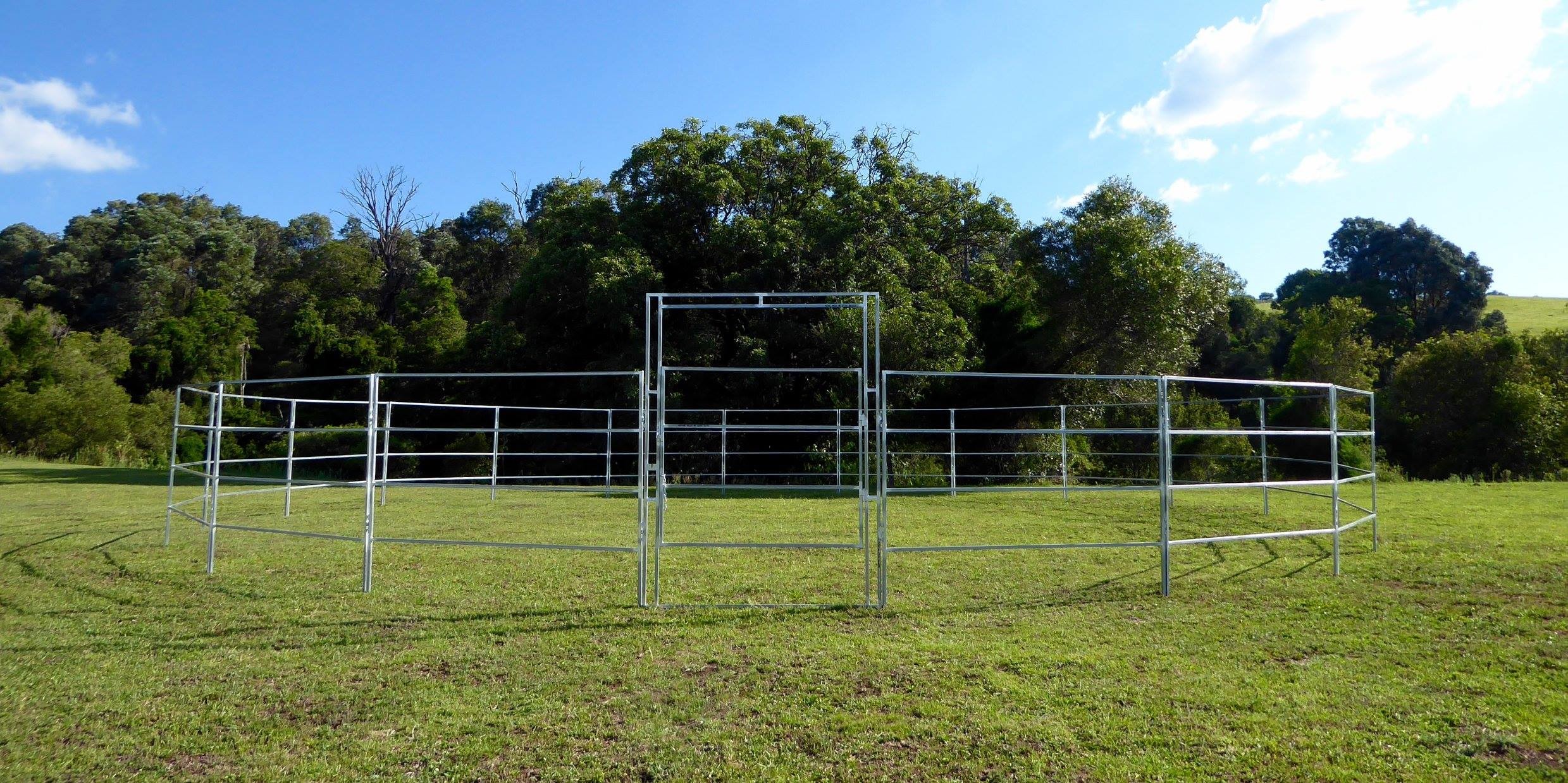 Australia Hot dipped galvanized 1.8m height livestock steel horse fence panels