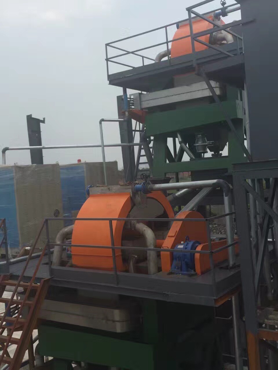 Vertical Ring High Gradient Magnetic Separator Is Suitable For Metal Ore Rough Selection And Non-Metallic Mineral