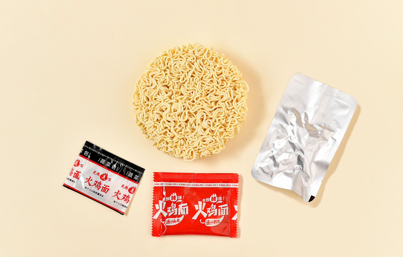 Savory Hot Spicy Chicken Flavor Stir-Fried Instant Noodle With Real Chicken 154g