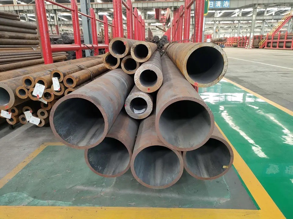 Spiral Carbon Steel Products Carbon Steel Round Pipe Cutting Hydraulic