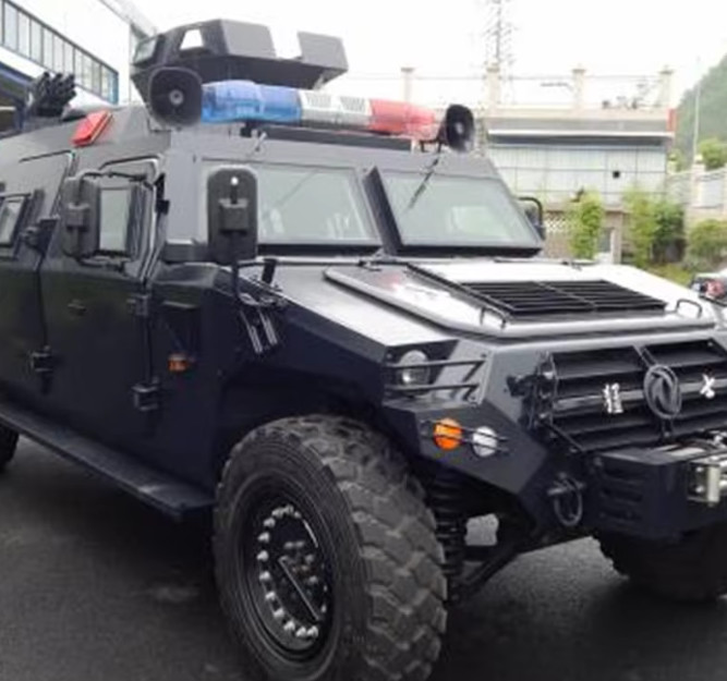 4X4 Armored Assault Riot Control Vehicle Cruiser For Border Patrol, Communication Command, Assault Other Tasks