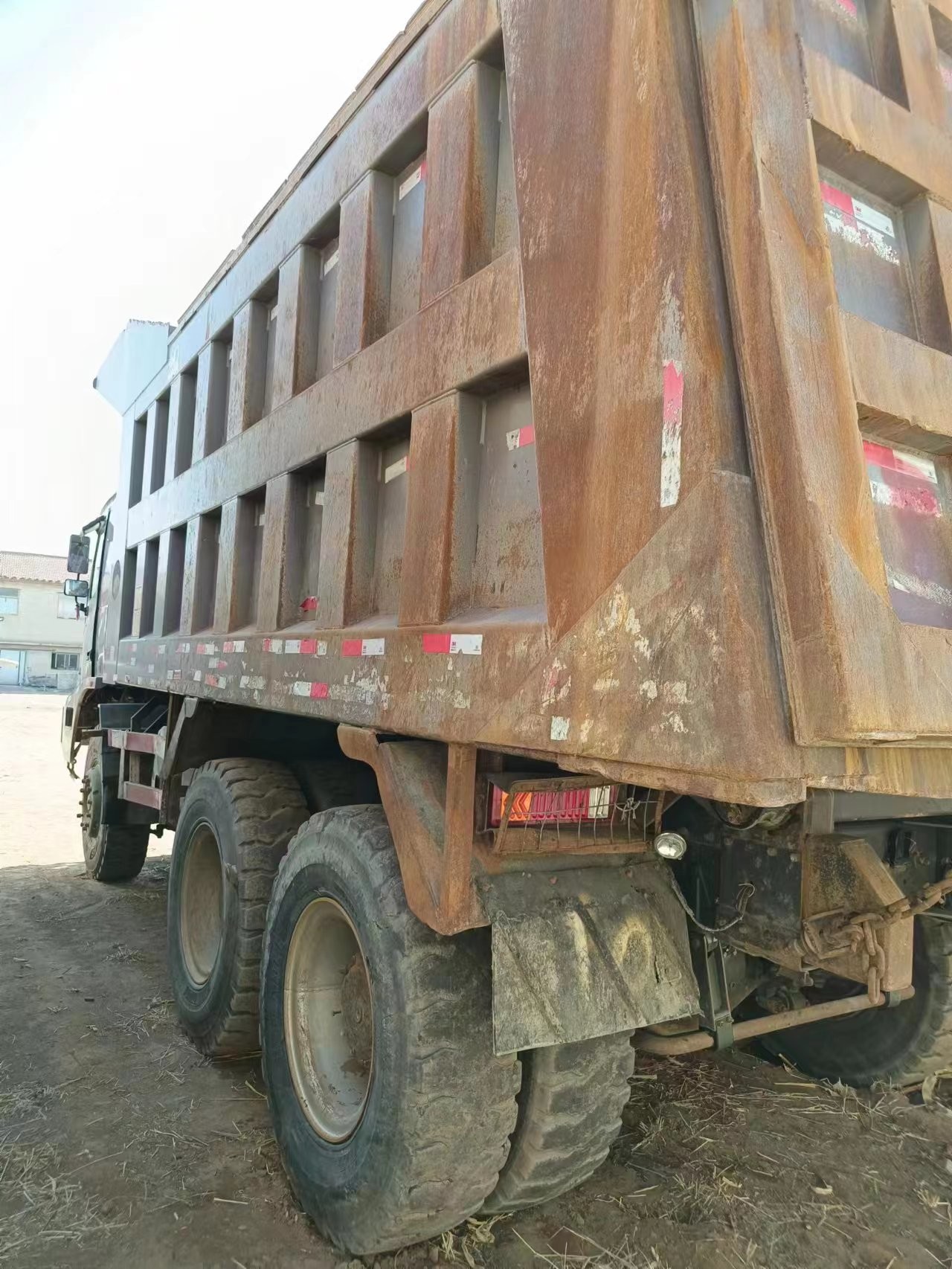 Sino HOWO Used Dump Truck Dumper With 430HP Engine 120 Ton Load Used For Mine