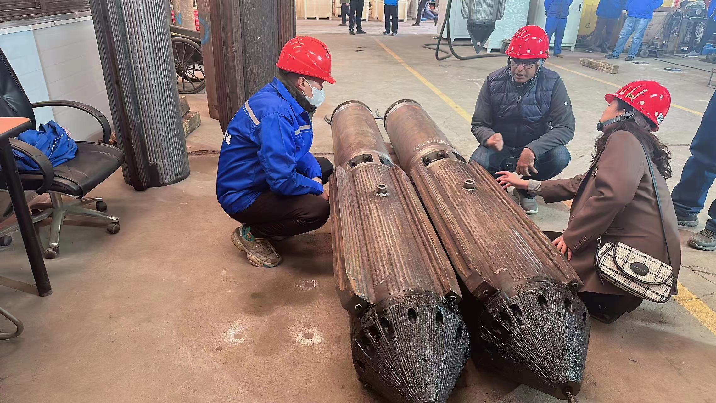 BVEM 214kN Centrifugal Force Hydraulic Vibroflot Oil Adjust Vibration Frequency For Soil Compaction