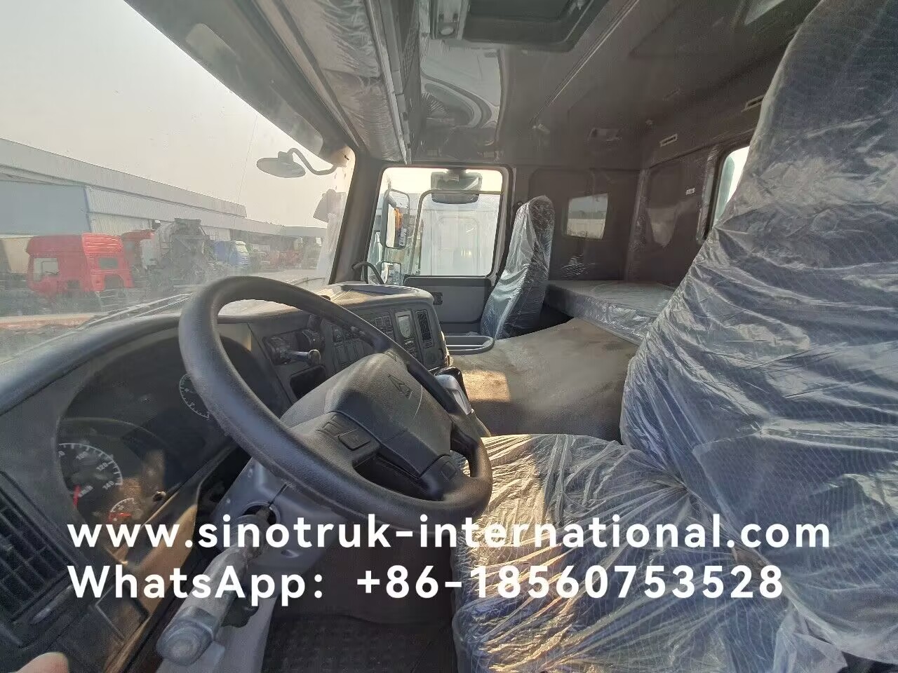 HOWO A7 Used Tractor Truck LHD 6X4 Euro 2 371 HP With Power Assisted Hydraulic Steering White