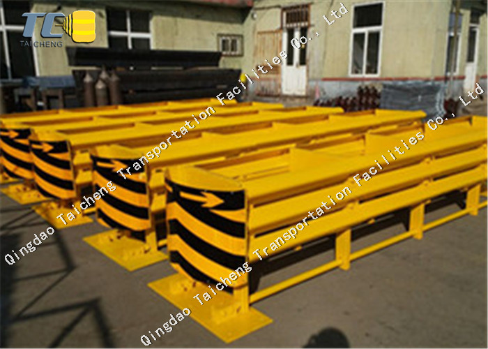 Highway Steel Tunnel Entrance Anti Collision Pad Guideable Yellow Crash Attenuator