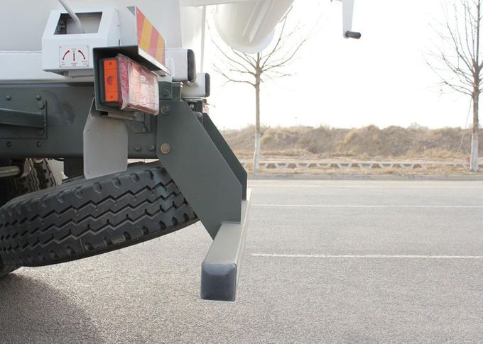 Mobile Concrete Mixer Truck SINOTRUK HOWO 10CBM RHD 10 Wheels 336HP Engine