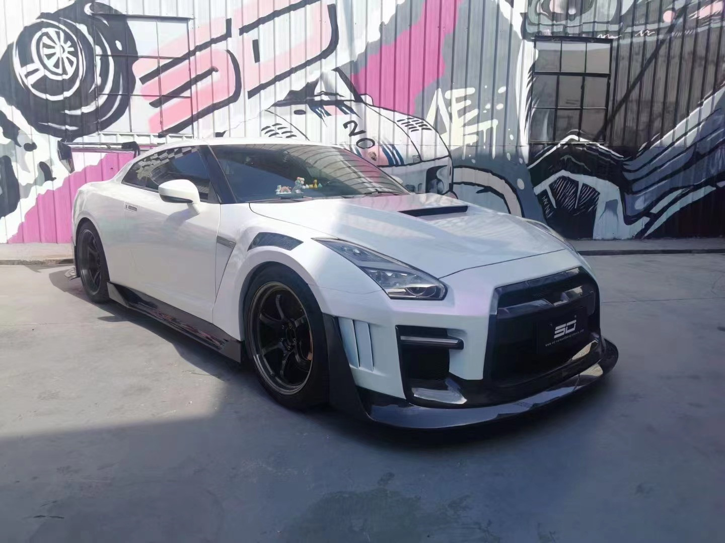 Customized 2022 Nissan Body Kit Front And Rear GTR R35 Car Bumper Covers