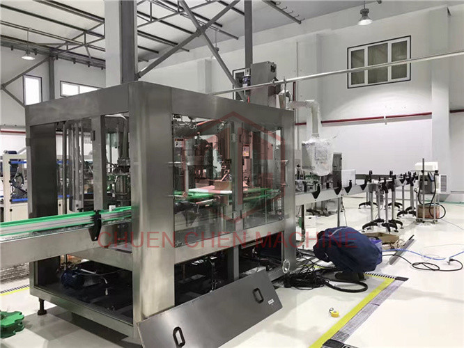 Carbonated Beverage Alcohol Filling Liquor Bottling Equipment with 18 Head
