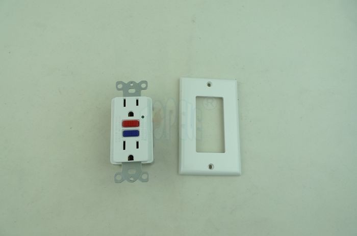 125V Tamper Resistant Commercial Duplex GFCI Receptacles with LED Indicator Light
