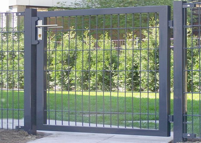 55*200mm Hole Single Fence Gate Hot Dip Galvanized Pvc Coated Wire Mesh Welded