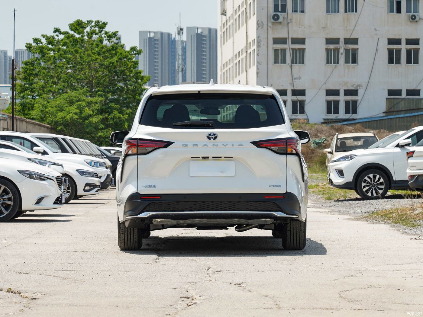 Electric MPV 7-Seater Hybrid SUV Minivan with Driver's Seat Adjustment Electric and Front disc Rear dsic Brake System