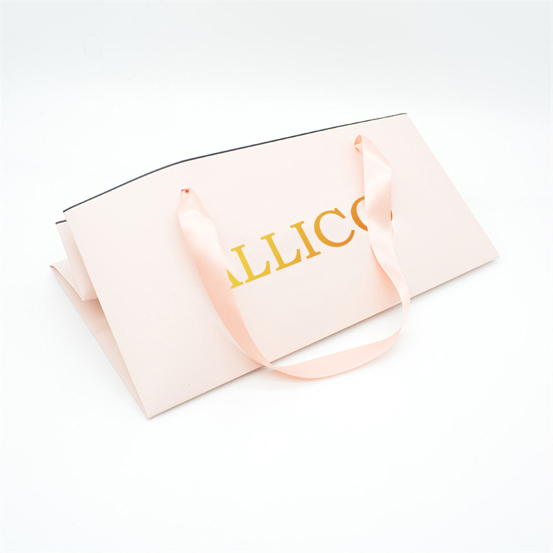 Luxury 100-450gsm Recycled Paper Gift Bags Ribbon Handle