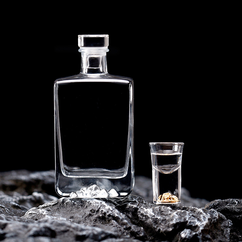 Glass 100ml 200ml Vodka Fruit Wine Rum Gin Whiskey 375 ml Bottle for Cosmetic Packing