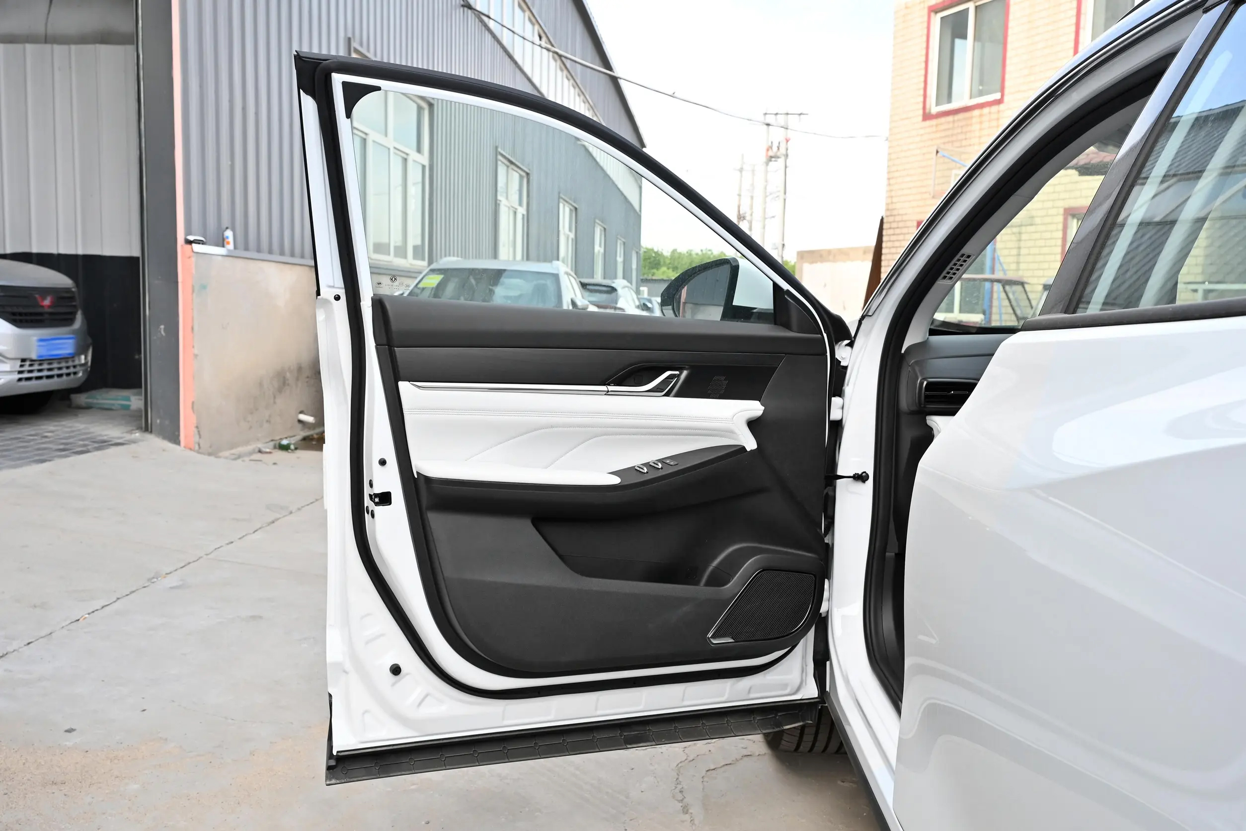 Plug-in Hybrid Dongfeng L7 EV 518 Pro Long-Range Electric SUV Mini Car Fast Charge 0.43 Hours Dongfeng Energy Vehicles
