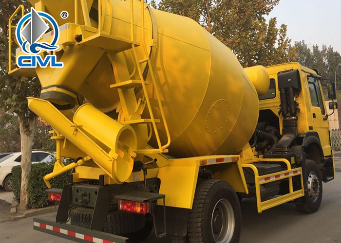 290hp America Motor 4x2 Concrete Mixing Equipment Howo 8CBM Capacity 300L Yellow Color