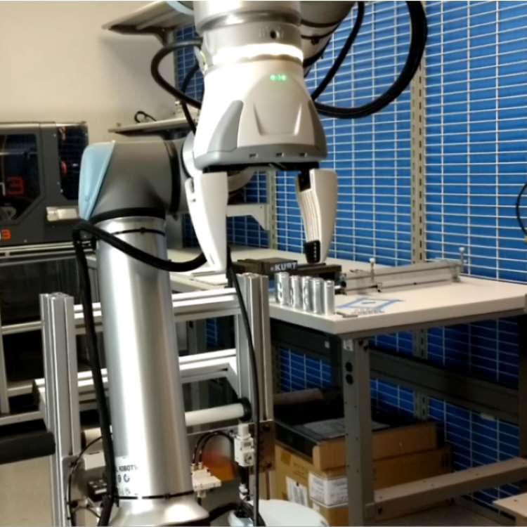 Palletizing Robot With Robot Arm 6 Axis Of UR10e Payload 10kg Reach 1300mm For Packing Line