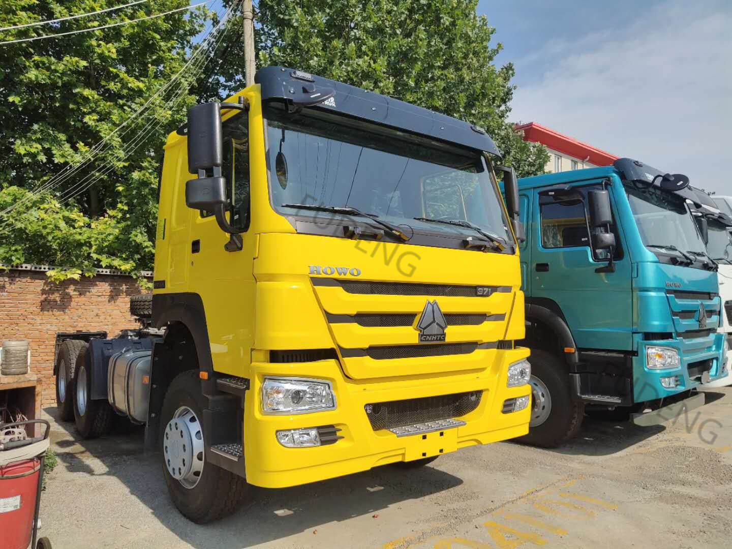 6x4 Fuel Tank 80 Ton 420HP 4WD Tractor Dump Truck