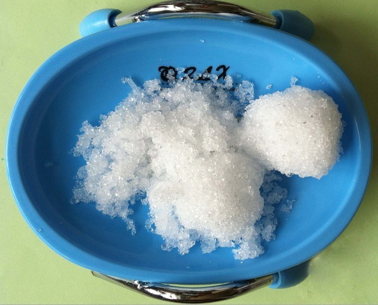 98 % Min Water Soluble Fertilizer Calcium Nitrate Crystals For Explosive