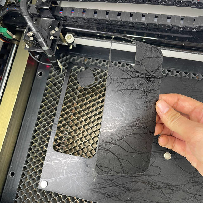 Daqin Screen Protector Laser Cutting Machine For Mobile Privacy Protector 700W 50Hz