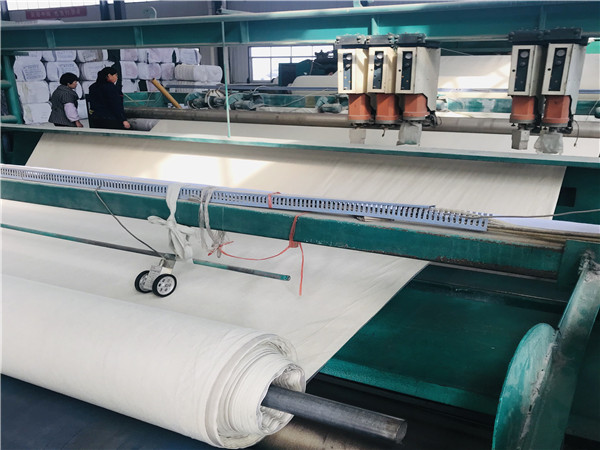 ISO14001 Certified Sodium-Based Bentonite Geosynthetic Clay Liner for Water Conservancy