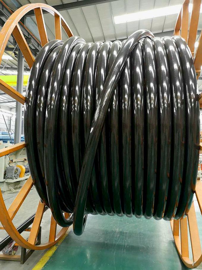 Corrosion-resistant bonded flexible composite high-pressure delivery pipe