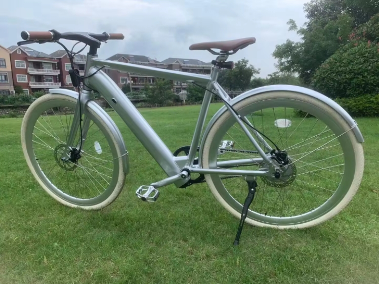 Aluminum Alloy Frame 700C Electric Road Bike With 36V 250W Belt Drive Lithium Battery