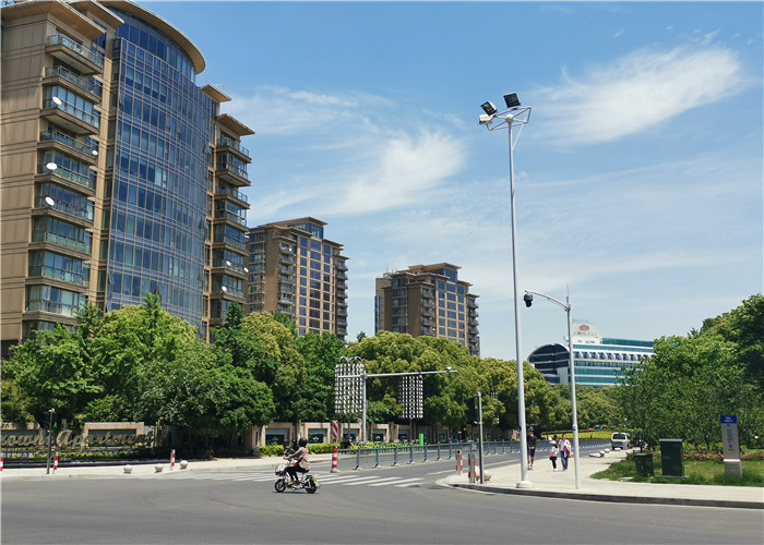 Q345 35m Cast Iron Street Light Mast , High Mast Lamp Pole