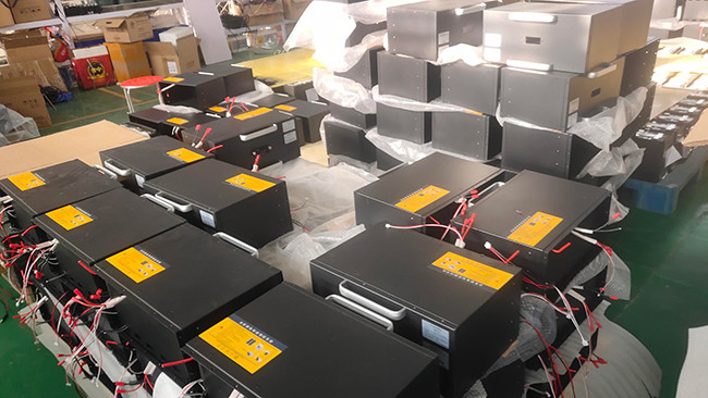 LCD Display 48V Lithium Battery 1C Charging Ratio 70% Storage Humidity for Performance
