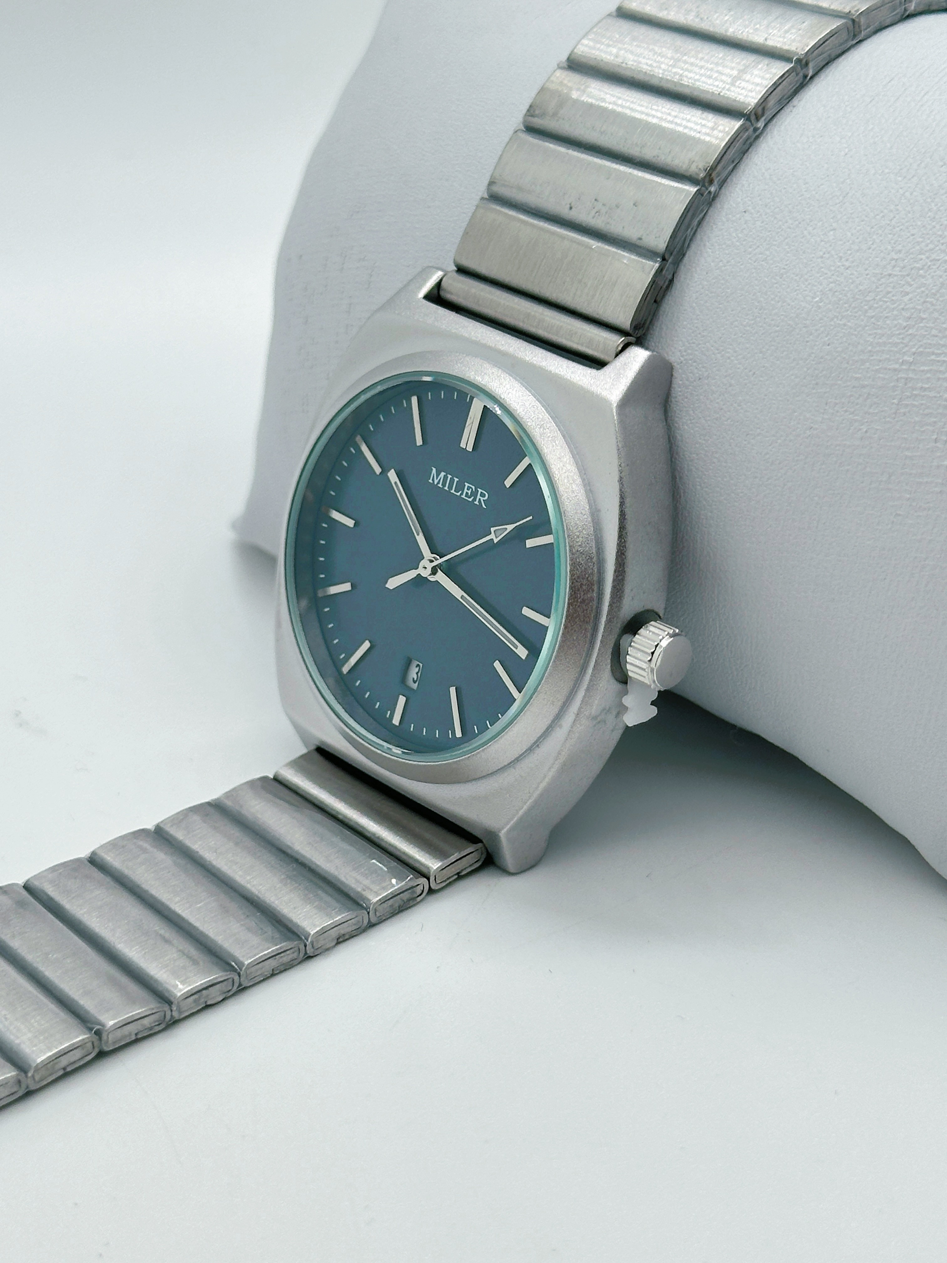 18mm Classic Stainless Steel Strap Watch Water Resistant To 30m With Luminous Hands