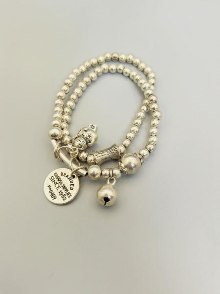 198 Six wooden bracelets