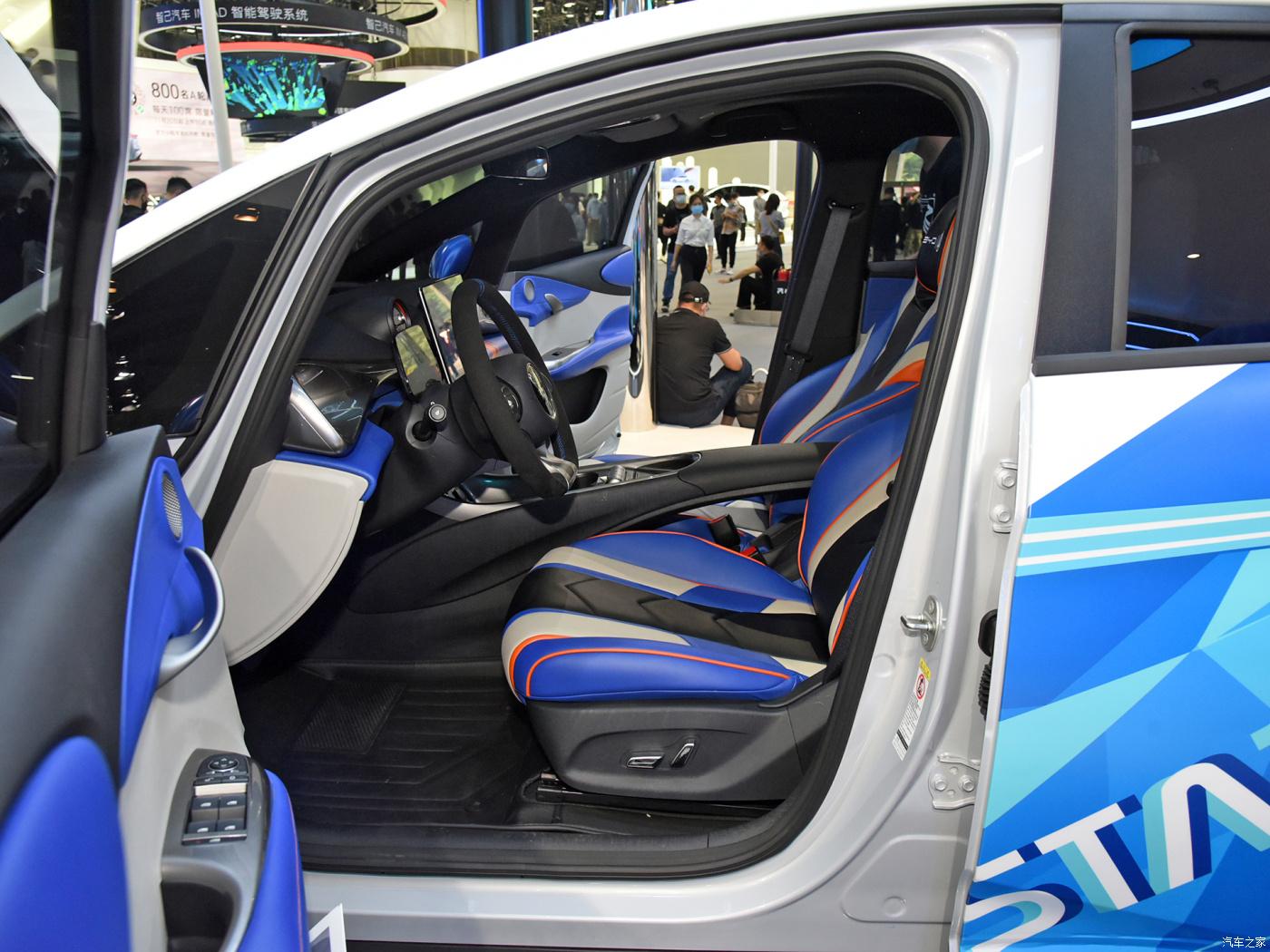 Multi Function Byd Electric Suv 4x4 Mini Ev Car With Automatic Air Conditioner