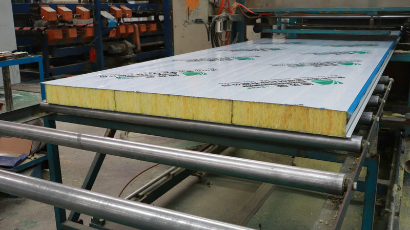 Building Materials 125mm Heat Insulated Glass Wool Sandwich Panel