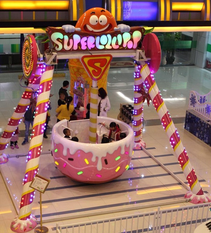 45 Degree Swing Pendulum Amusement Ride 2200W For Indoor Shopping Mall