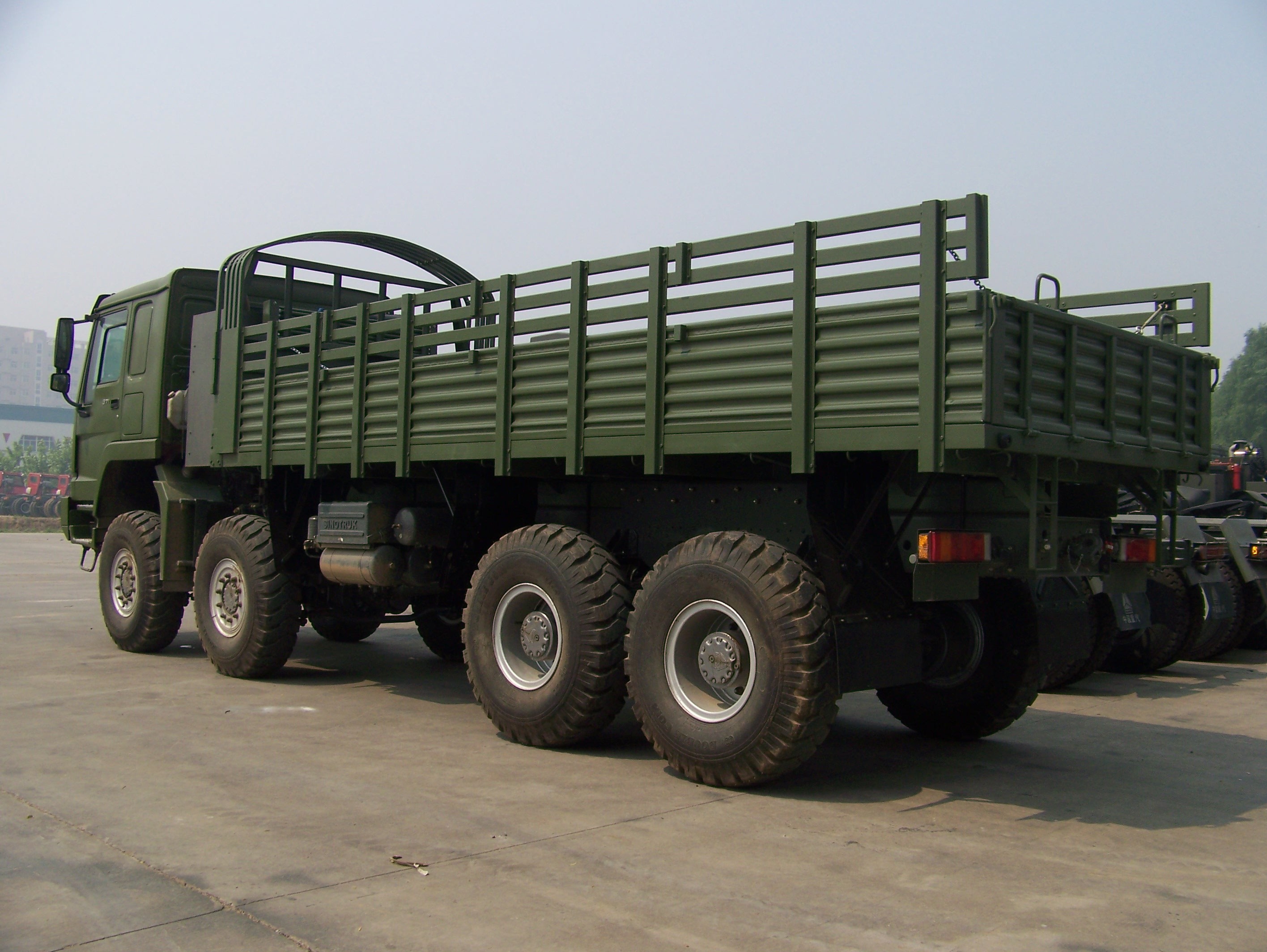 Military 8 x 8 290 / 371 / 336 /420hp Heavy Cargo Trucks With EURO III Emission Standard for heavy commercial vehicles