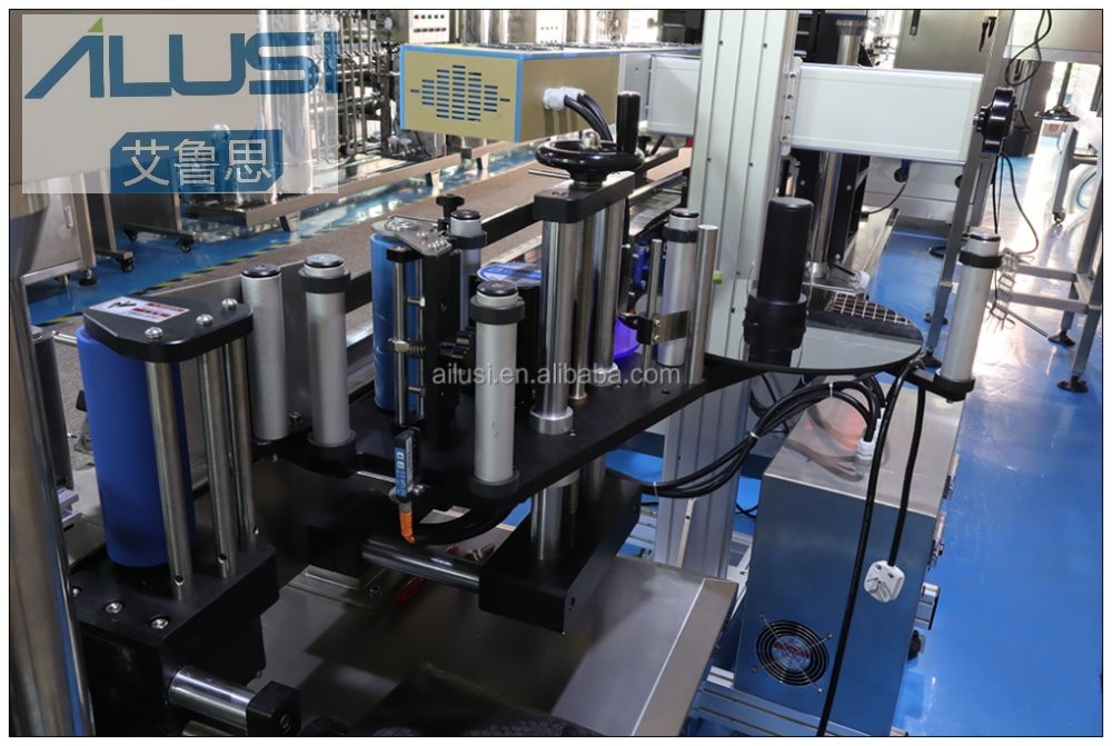 Ailusi SUS304&316L Plastic Bottle Liquid Filling Capping Production Line with Round Bottle Labeling