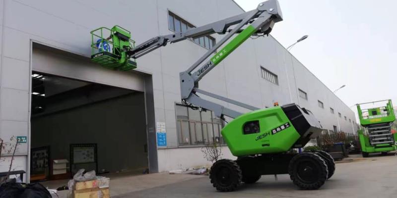 Hydraulic diesel engine 230kg capacity 14m Self propelled articulating boom lift for building