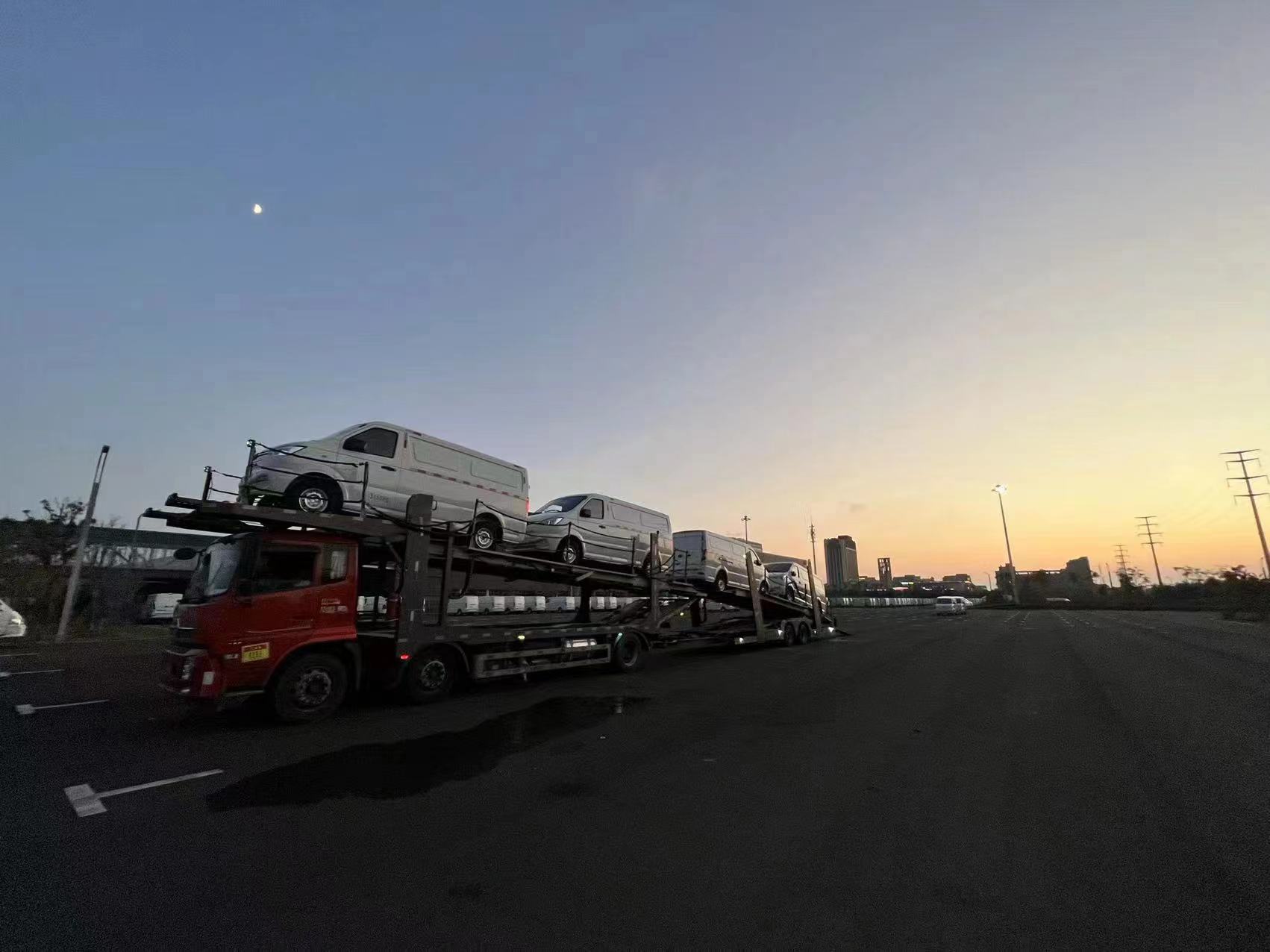 High Speed Delivery EV Pickup Truck 300km Electric Flatbed Truck