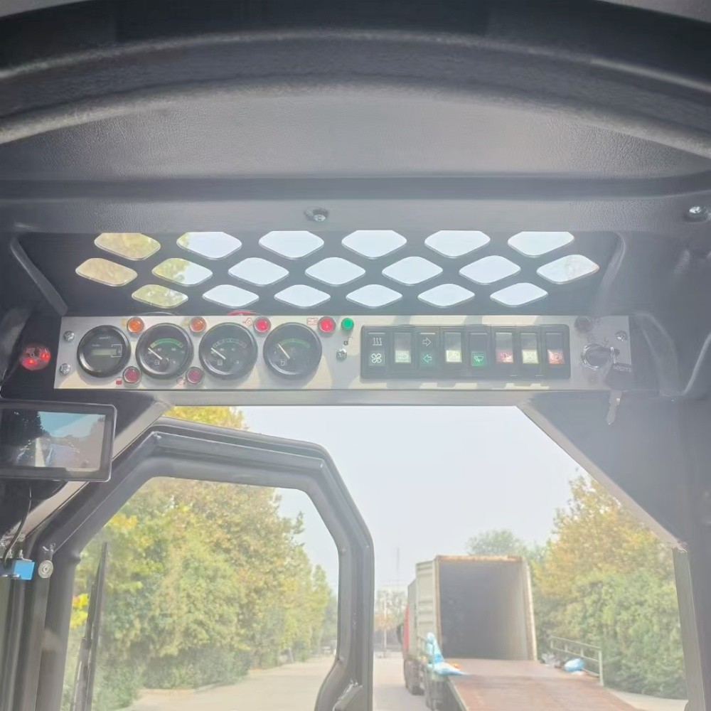 3.8ton Skid Steer Loader AT65 with 3900mm Overall Operating Height
