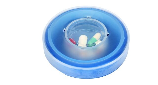28 compartment column shape plastic pill storage box with pill crush box, Conventional eco-friendly 4 grids plastic trav