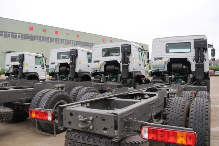 Used Concrete Trucks 6×4 Drive Model LHD Sinotruck Howo Cement Mixer Truck EURO IV Loading 8 Tons