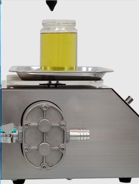 Automatic Weighing Liquid Filling Machine English Show Board For Viscous Paste without particles inside