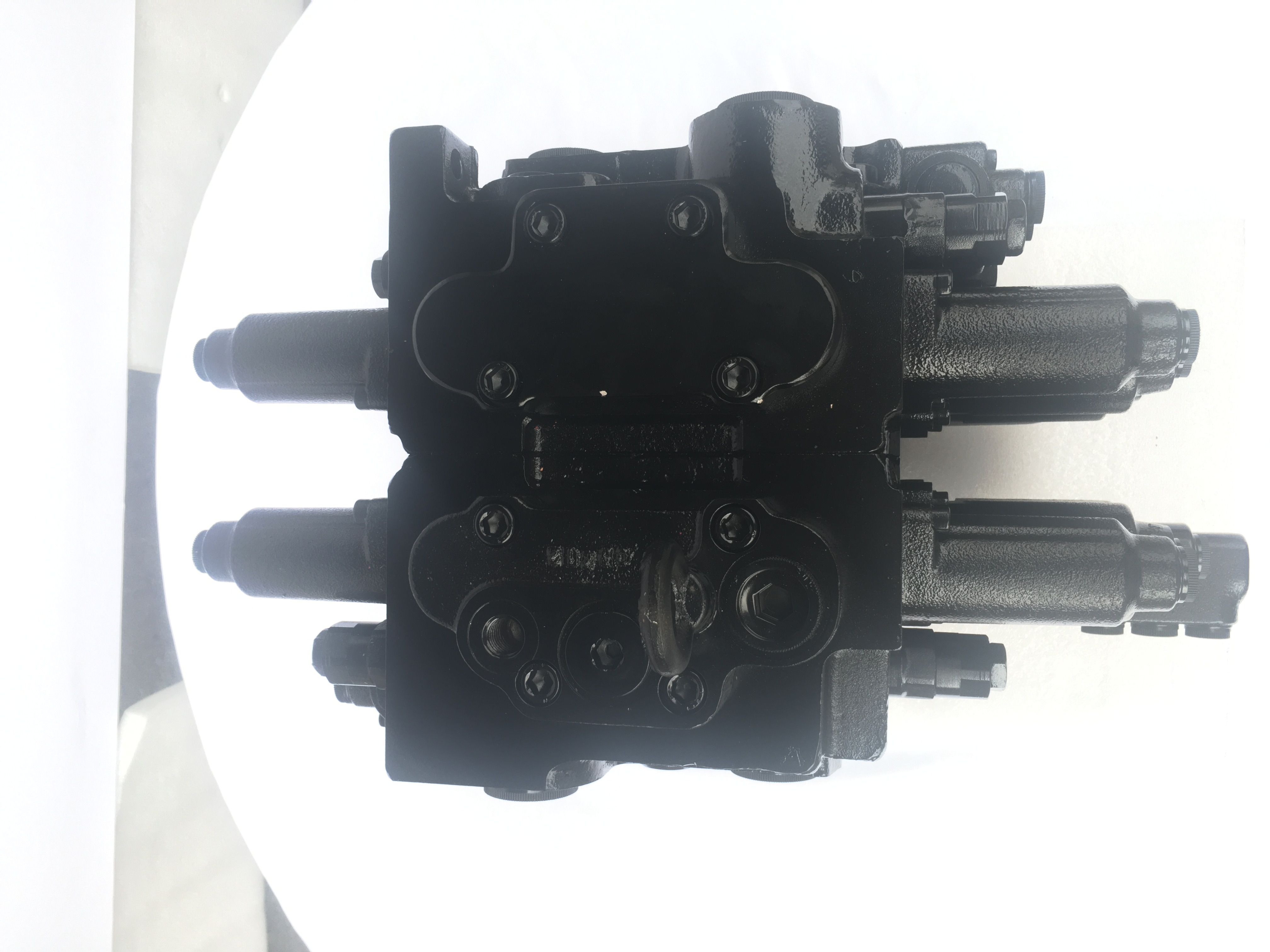 Excavator Distribution Control Valve For SK250LC-6E SK230LC-6E SK260 ISO9001